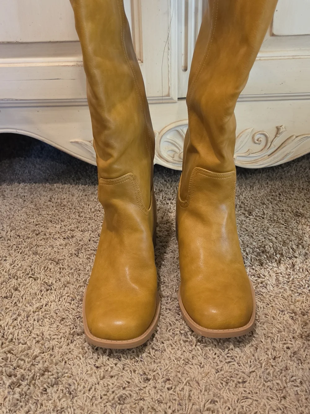 Coutgo Women’s Knee-High Chunky Heel Boots in Tan